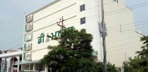 the best d mart in amritsar